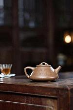 "子冶石瓮"(고등기능직공예가) 高愛春(정고급공예가)