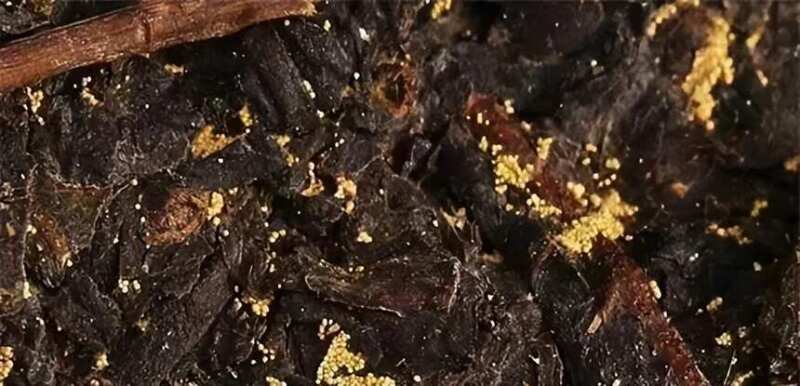 Quelles sont les différences et ressemblances entre le "Fleur d'or" et la "Brousse blanche" ?