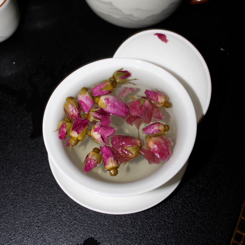 Thé aux fleurs du Yunnan – Boutons de rose, pousses florales, thé aux fruits